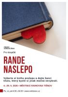 Rande naslepo s knihou